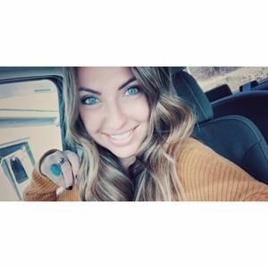 Meet your Posher, Emily